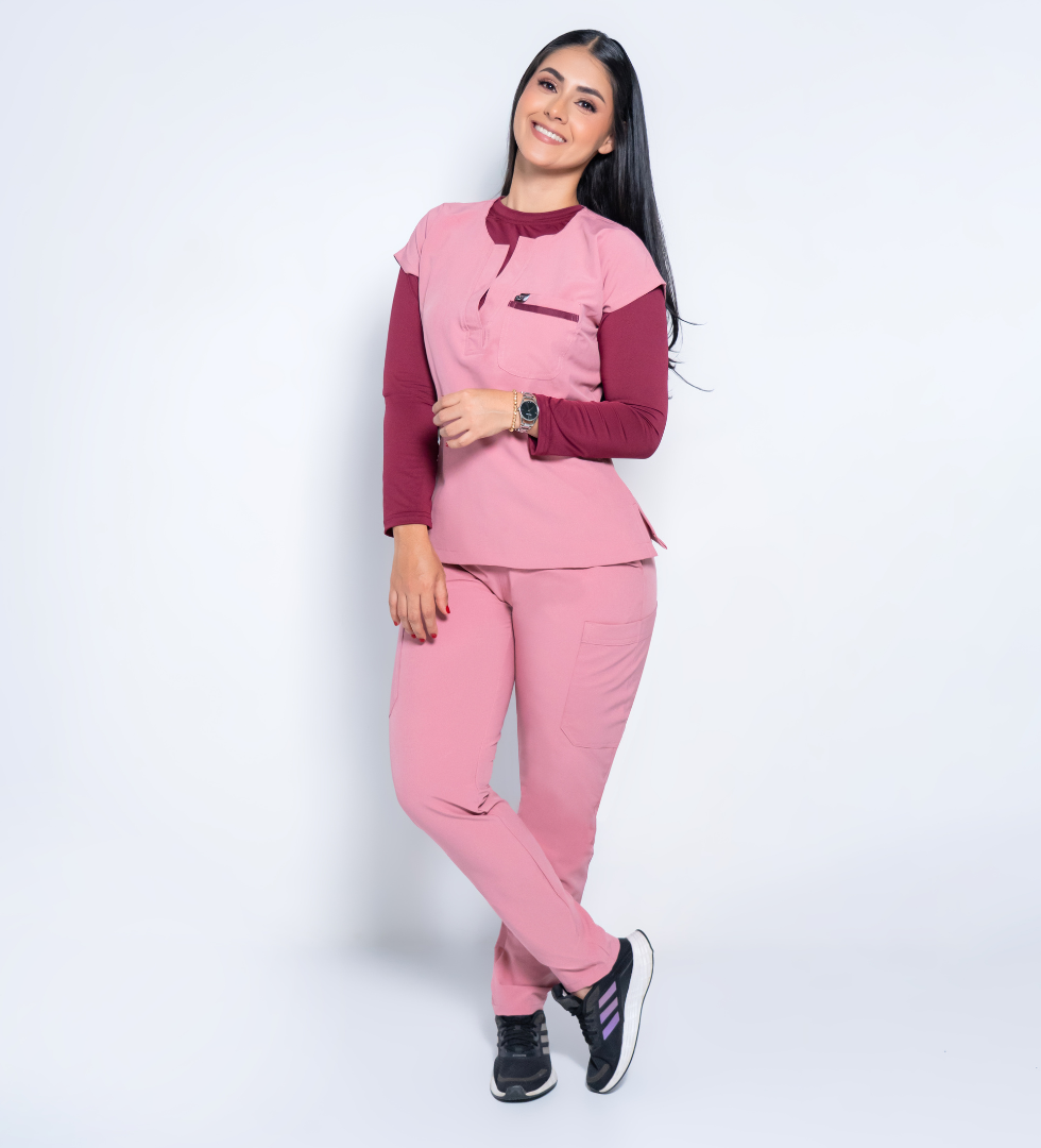 BELLA - Uniforme médico antifluido que te acompaña todo el turno